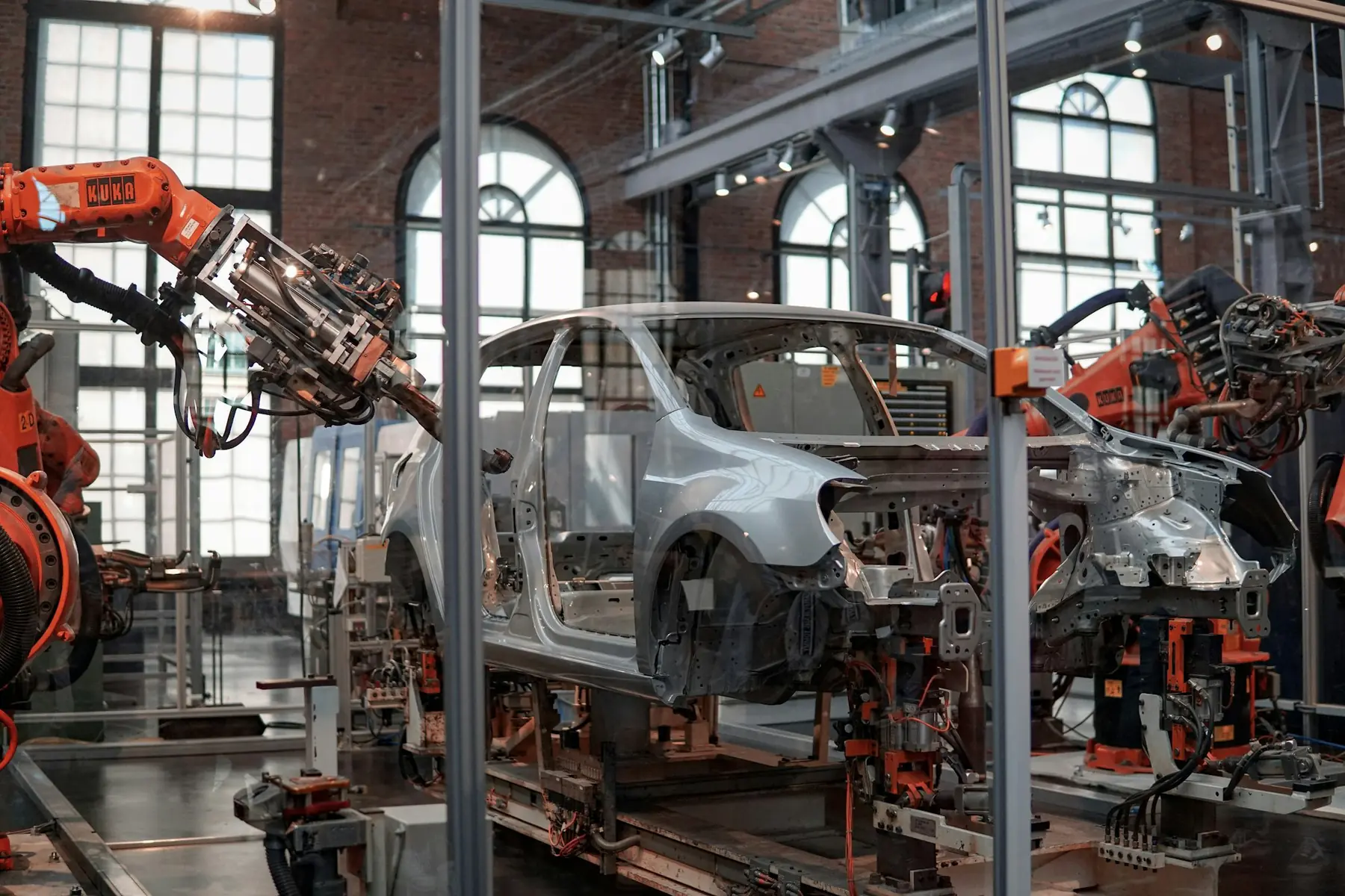 Caisse de véhicule sur une ligne d'assemblage robotisée